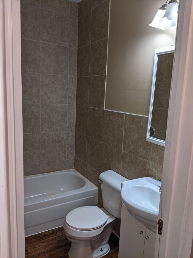 Foto del edificio - 626 4th St SE