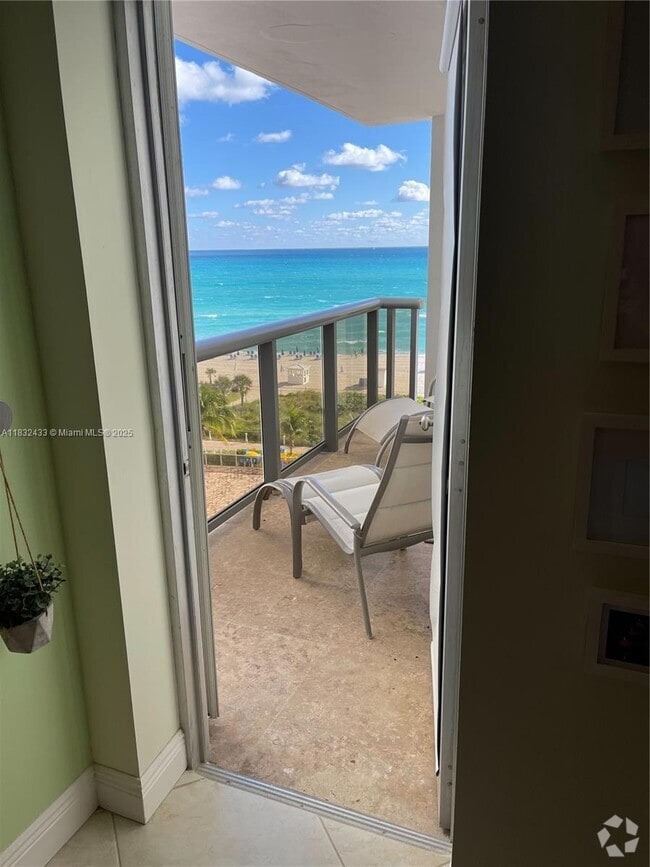 Building Photo - 6039 Collins Ave