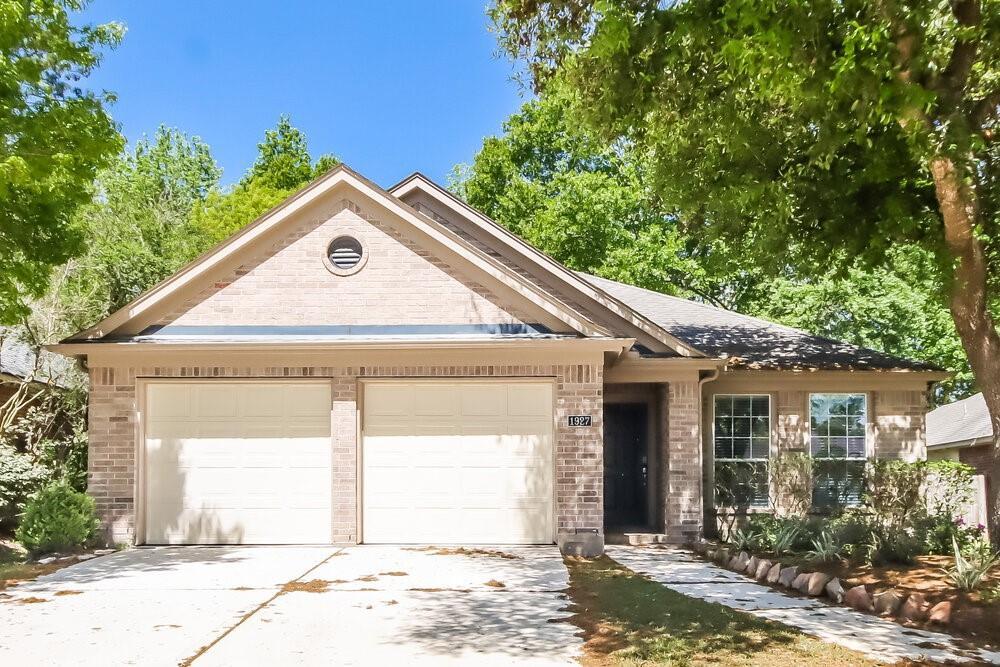 Foto principal - 1927 Ryansbrook Ln