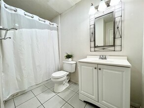 Building Photo - 2300 Old Spanish Trl