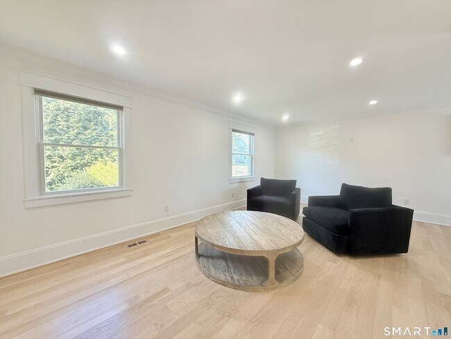 Foto del edificio - 49 Spring Hill Ave