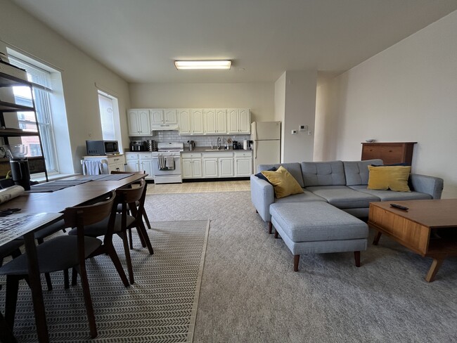 Dining / Living - 2001 Green St
