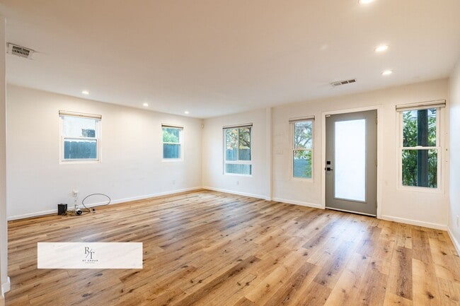Building Photo - Limited-Time Special: $1,000 off the first month’s rent! Spacious 4-Bed, 3-Bath Home in Los Angel...
