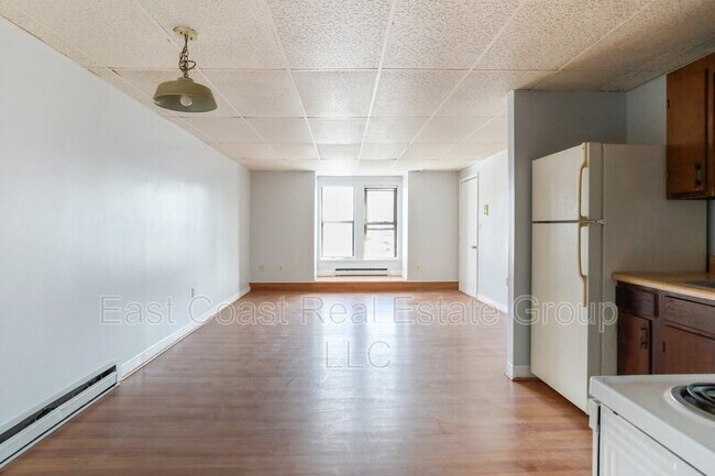 Building Photo - 229 Jonathan St