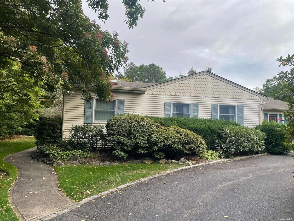 Primary Photo - 54 Old Brook Rd