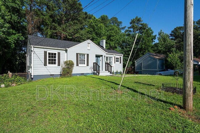 Building Photo - 2874 Blount St