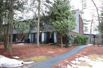 Building Photo - 532 Old Stone Brook