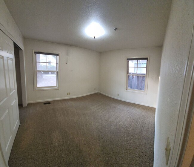 Building Photo - Charming Cottage off of Grand Avenue/Mill ...