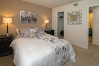 Building Photo - Ashbrook Apartments