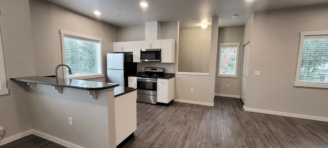 Berkeley 1x1 Kitchen - Four Seasons Central
