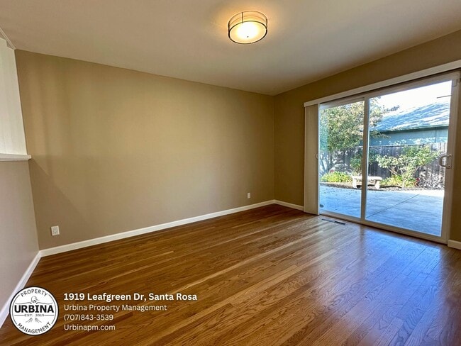 Foto del edificio - Move-In Ready 3-Bedroom Gem in Santa Rosa ...