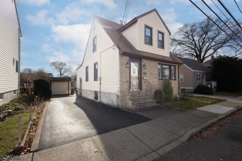 Primary Photo - 274 Central Ave