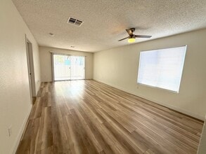 Building Photo - 7100 W Pirates Cove Rd