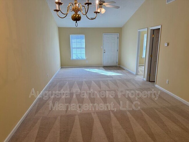 Building Photo - 442 Flowing Creek Dr