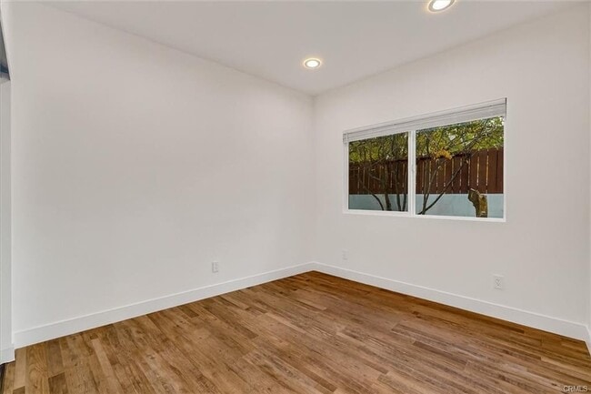 Foto del edificio - 22136 Gilmore St