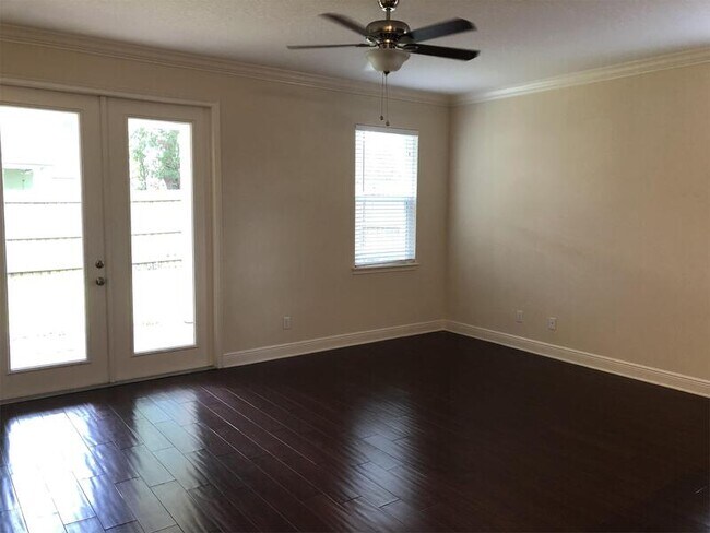 Foto del edificio - 2553 S Mills Ave