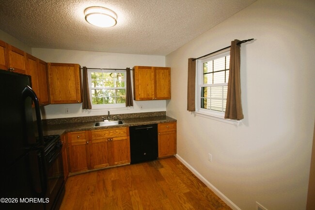 Foto del edificio - 200 Daffodil Dr