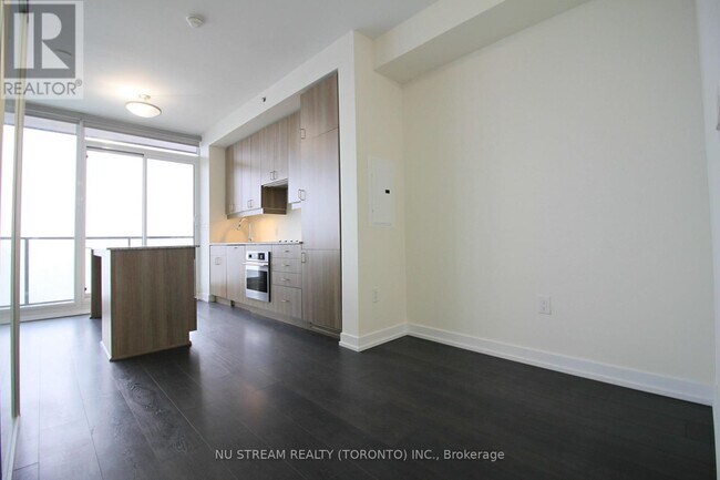 Photo du bâtiment - 426 University Ave