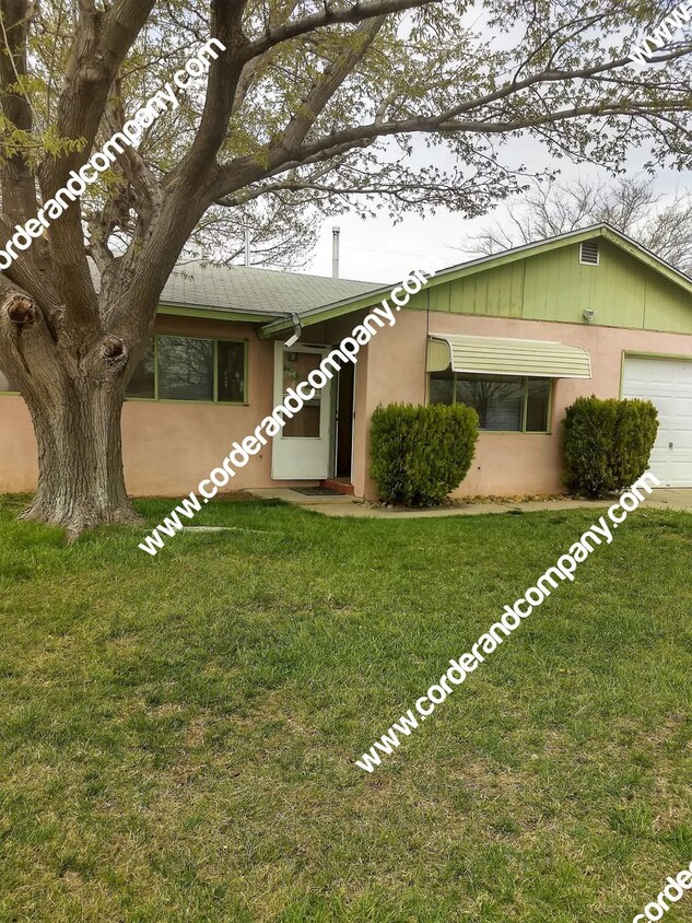 Primary Photo - Beautiful 3 Bedroom, 1 Bathroom, 1 Car Gar...