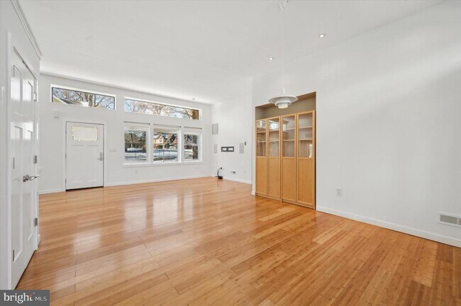 Foto del edificio - 29 Rolling Rd