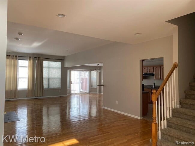 Building Photo - 16718 Carriage Way
