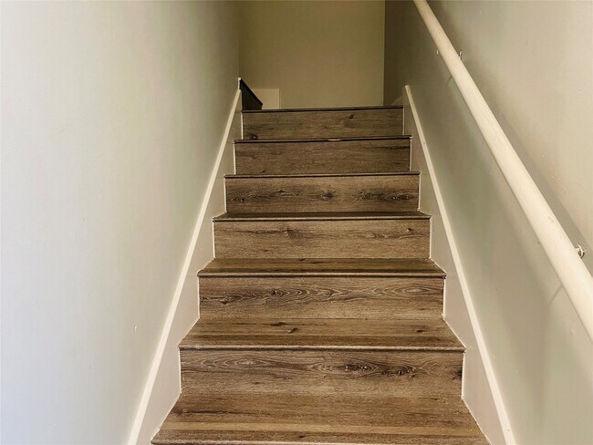 Foto del edificio - 6404 Mountain Pines Ln