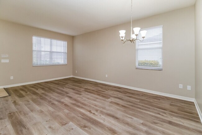 Foto del edificio - 513 Bella Rosa Cir