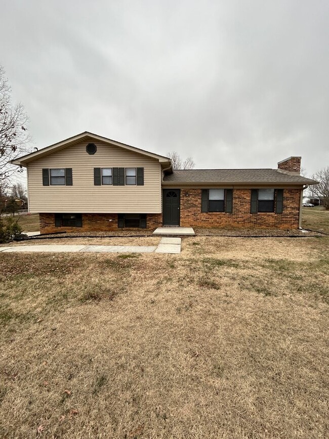 Building Photo - 3631 Mike Dr