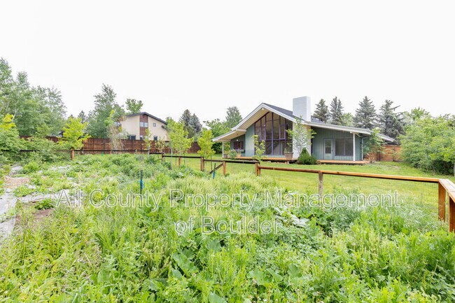 Building Photo - 2220 Norwood Ave