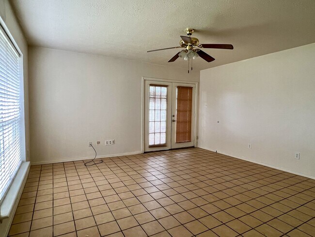 Building Photo - 707 Ruth Ct