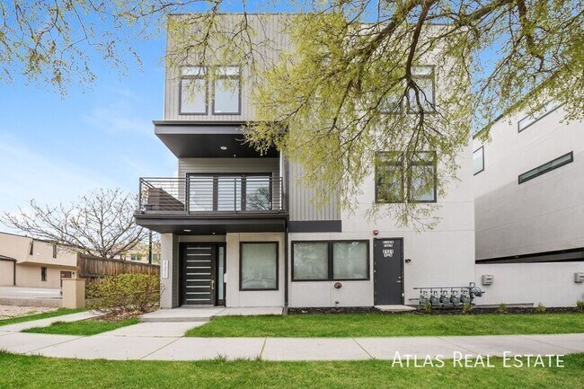 Foto del edificio - 2121 N Marion St