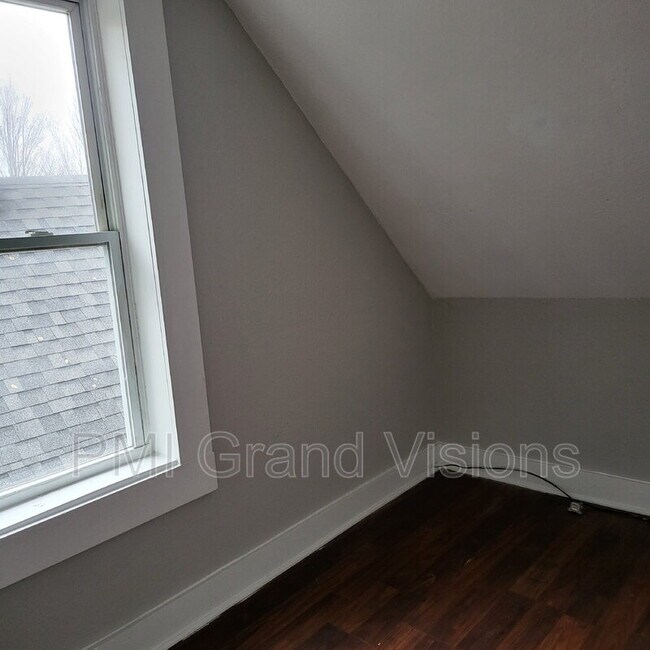 Foto del edificio - 941 E Cantrell St