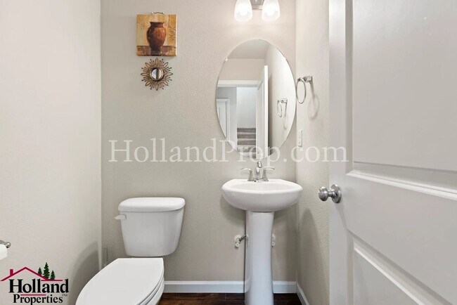 Building Photo - Beautiful 3-Bedroom Home for Lease – Prime...