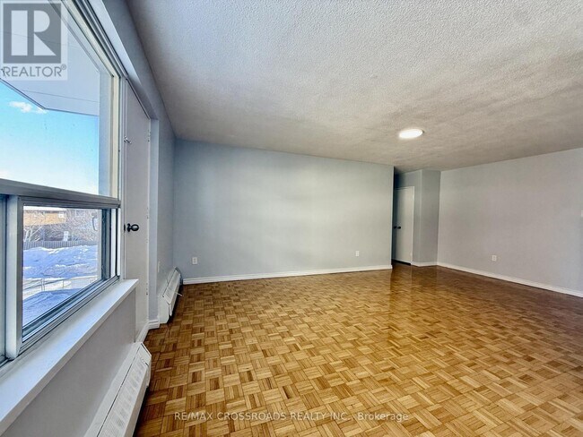 Photo du bâtiment - 1181 Ellesmere Rd