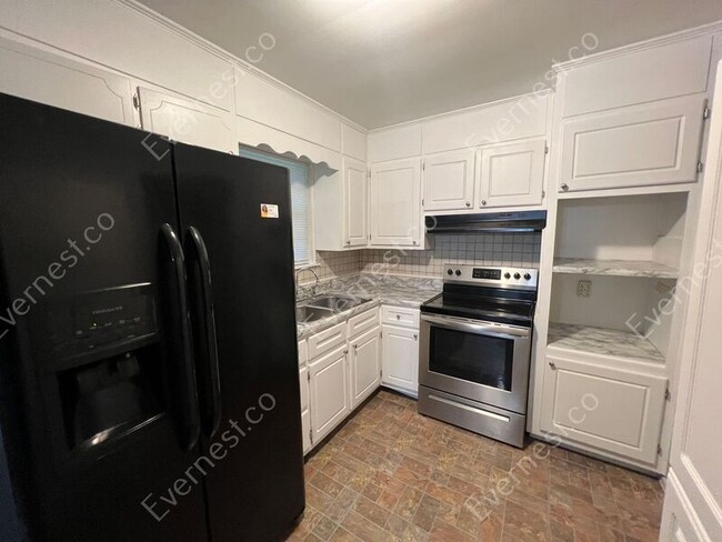 Building Photo - 9304 Sears Dr