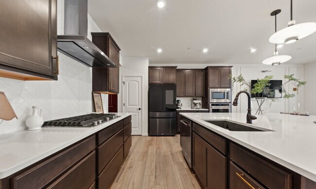 Foto del edificio - 2108 Weatherbee Ln