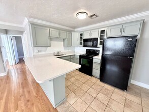 Building Photo - 3721 N Lee Ave