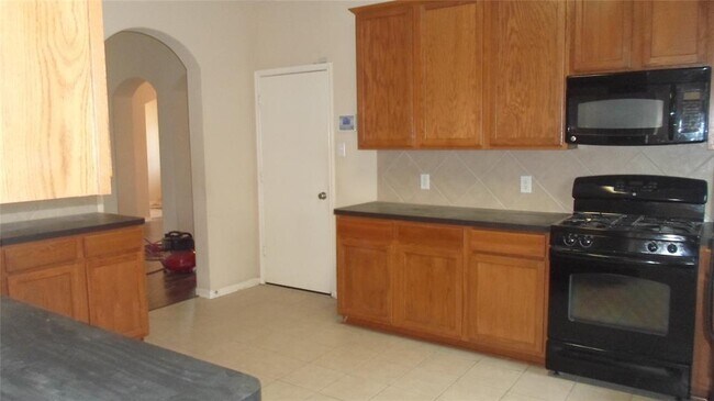 Foto del edificio - 5011 Creekside Ave