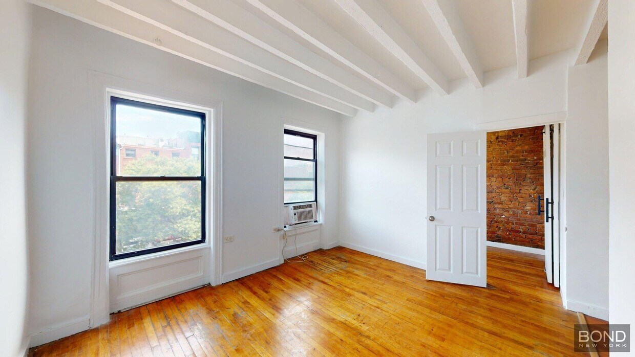 Foto principal - 81 Second Avenue