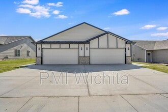 Building Photo - 5238 N Cypress St