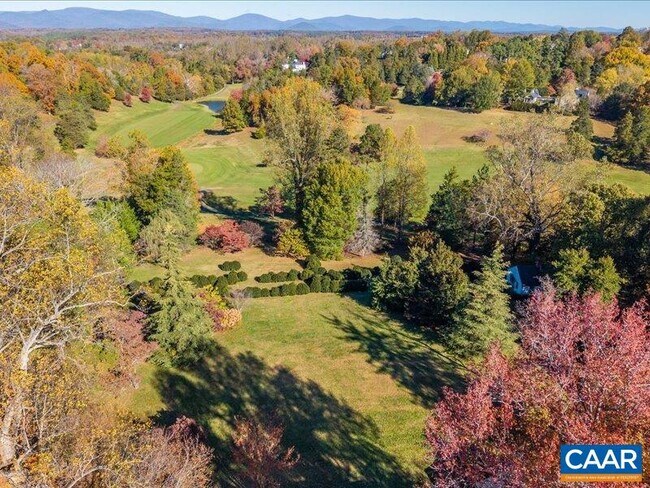 Foto del edificio - 640 Ivy Ln