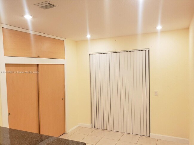 Foto del edificio - 7150 NW 177th St