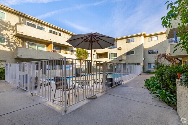 Foto del edificio - Oak Tree Apartments