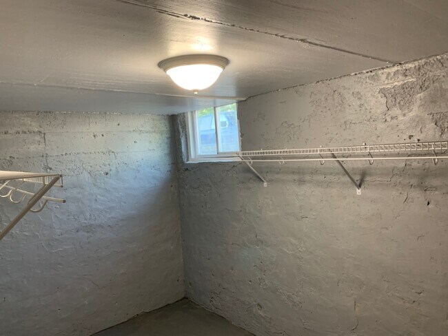 Building Photo - 1509 Nicklin Ave