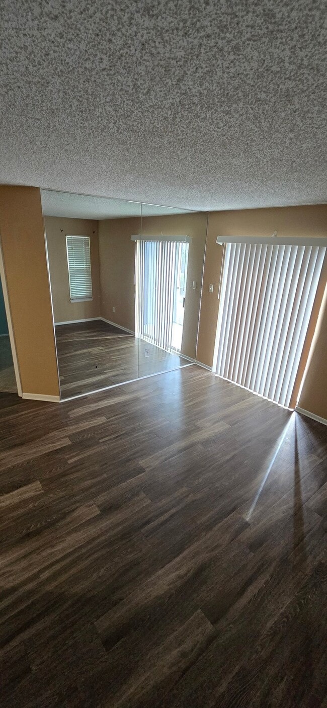 Building Photo - 3700 Idlebrook Cir