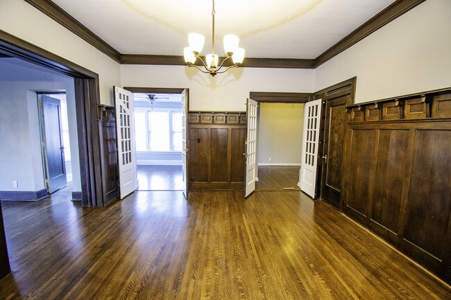 Building Photo - 320 N 40th St