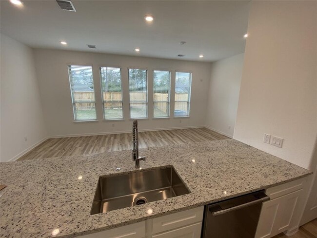 Building Photo - 654 Aspen Falls Ct