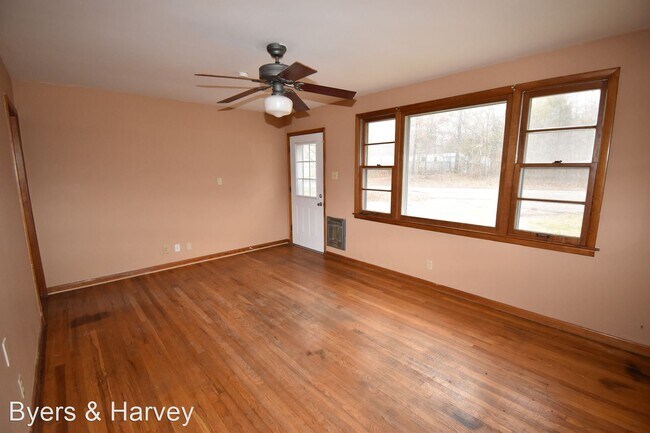 Building Photo - 3 br, 1 bath House - 2210 Trenton Road