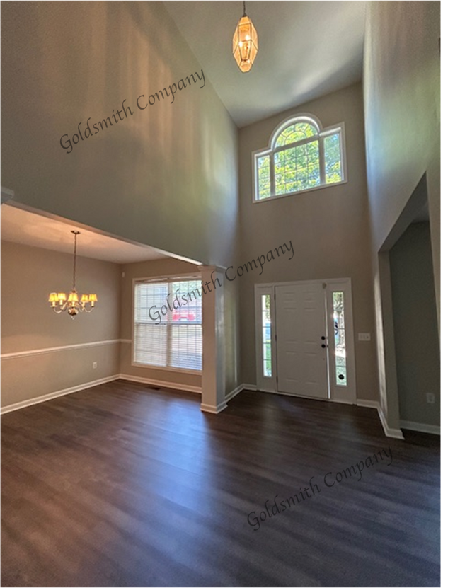Foto del edificio - "Spacious 4-Bed Oasis with 2.5 Baths on Collingsworth Lane"