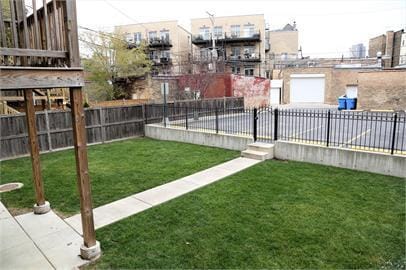 Foto del edificio - 3821 N Lakewood Ave